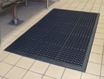 Andersen [301] Comfort Mate™ Wet/Oily Area Anti-Fatigue Flow-Through Floor Mat - Black - 1/2" Thickness AM-301