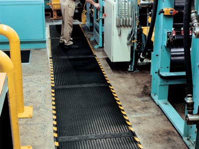 Andersen [477] Happy Feet™ Wet/Oily Area Anti-Fatigue Floor Mat - Grip Surface - Black Border - Linkable - 1/2" Thickness - Commercial Anti-Fatigue &amp; Cushioned Matting