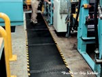 Andersen [467] Happy Feet Wet/Dry Area Anti-Fatigue Floor Mat - Textured Surface - Black Border - Linkable - 1/2" Thickness AM-467B