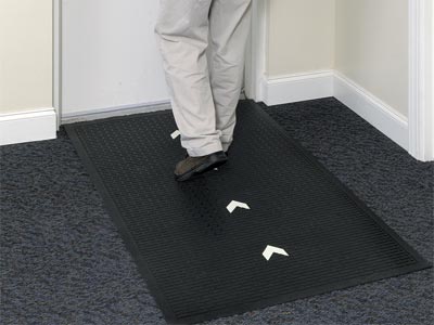 Andersen [227] Glow Hog™ Slip-Resistant Floor Mat - Black w/ Directional Arrows - 3/8" Thickness - Commercial Anti-Slip &amp; Fall Matting