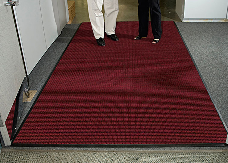 Durable Wipe-N-Walk Vinyl Backed Indoor Carpet Entrance Mat Charcoal 3' x 4' 
